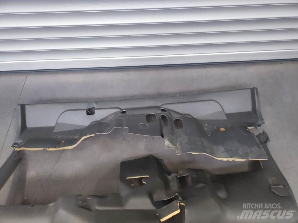 Nissan Floor Mat Kabiny i wnętrze