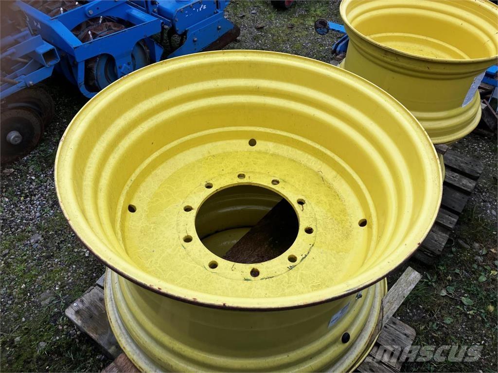 John Deere 18x30 Opony, koła i felgi