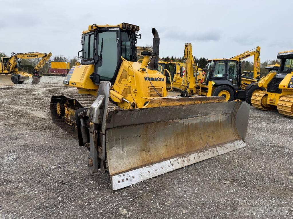 Komatsu D 61 PX-24 Spycharki gąsienicowe