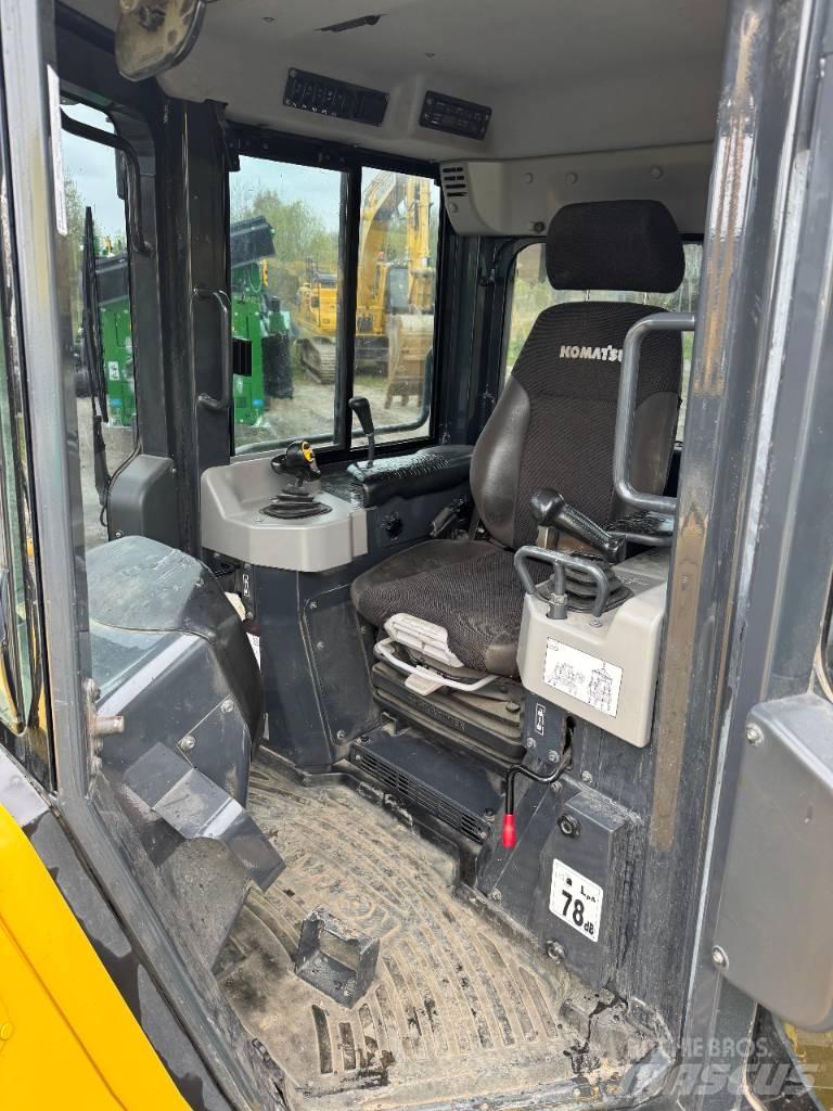 Komatsu D 61 PX-24 Spycharki gąsienicowe