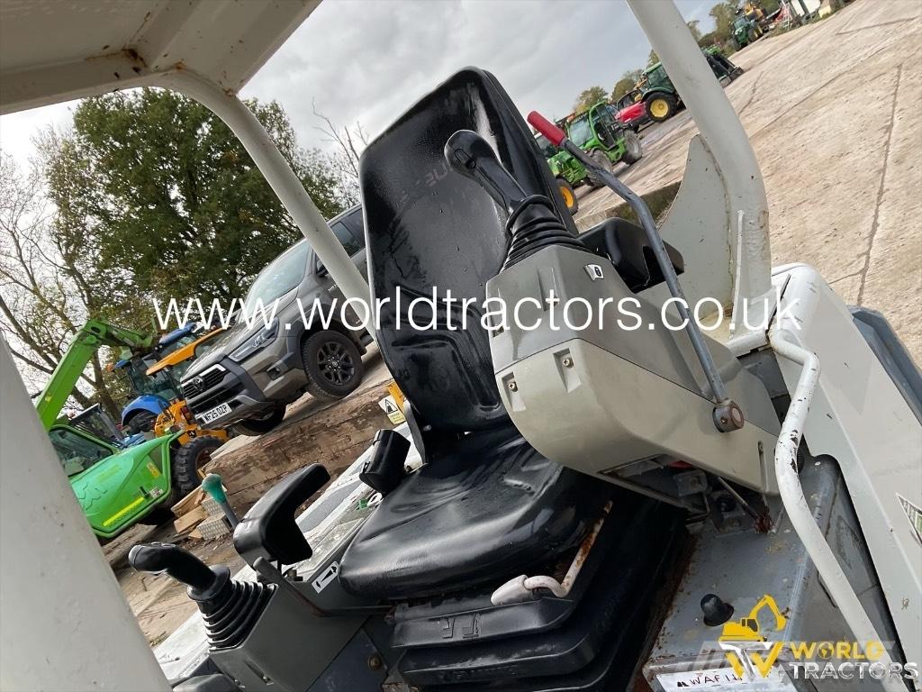 Takeuchi TB 228 Minikoparki