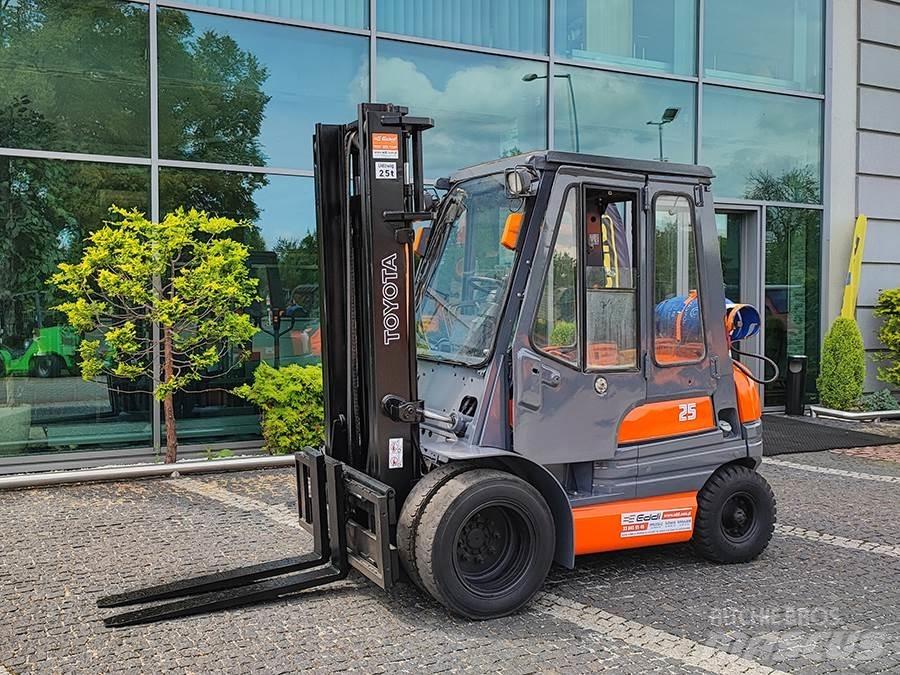 Toyota 6FG25 Wózki LPG