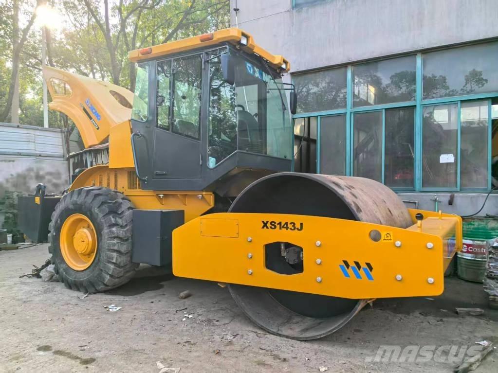 XCMG XS 142 J Walce jednobębnowe