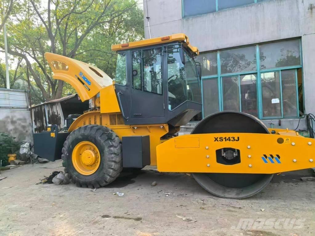 XCMG XS 142 J Walce jednobębnowe