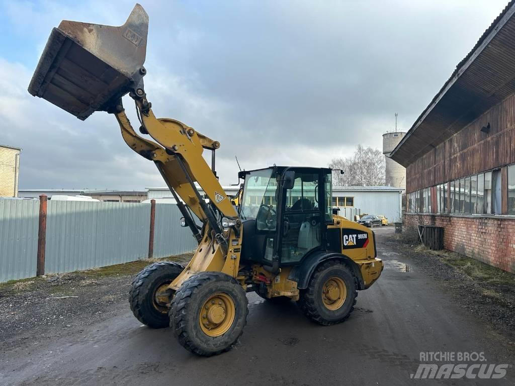 CAT 906 Ładowarki kołowe