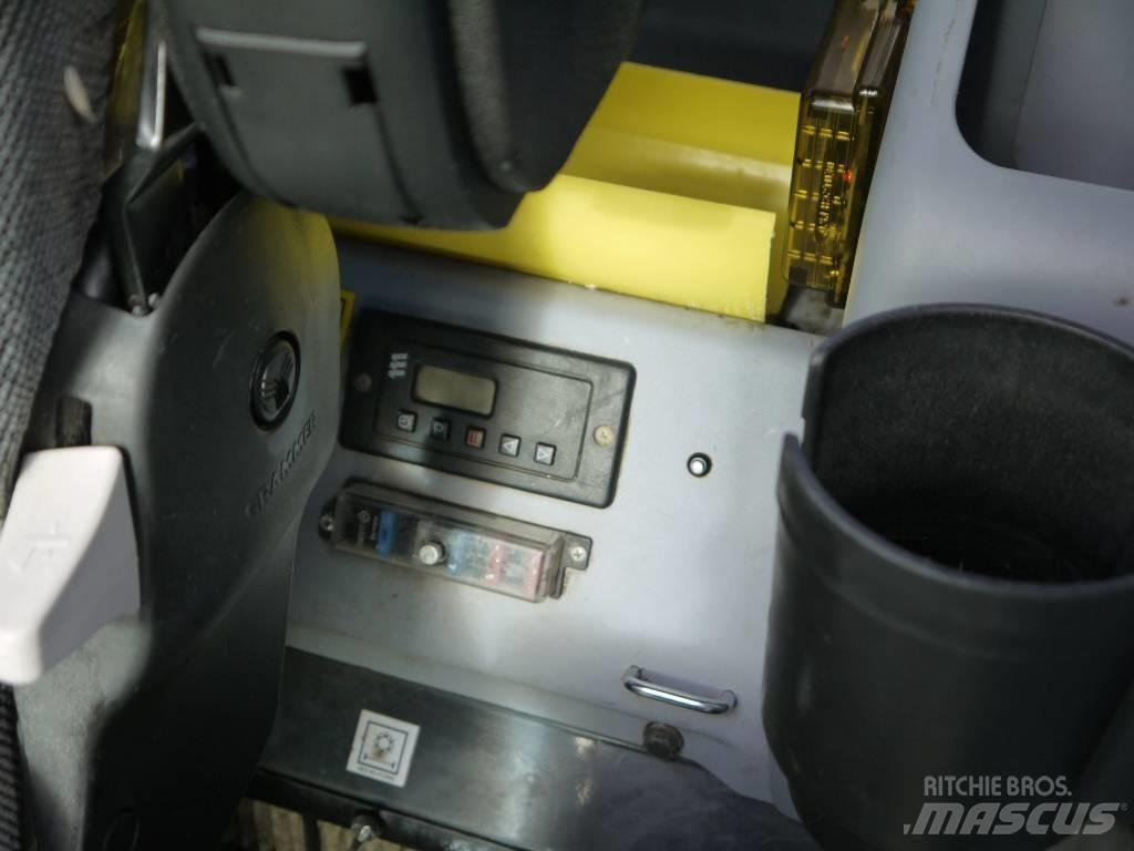 Komatsu PW 160-7E0 Koparki kołowe