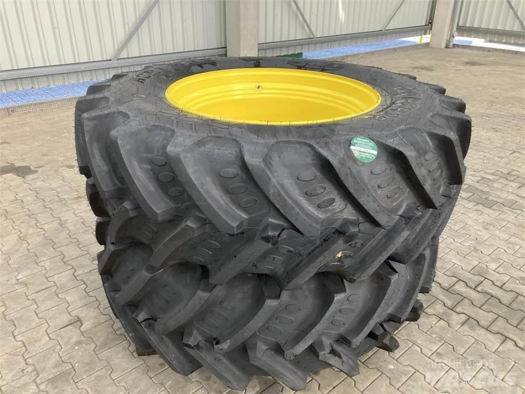 BKT 520/85R38 Opony, koła i felgi