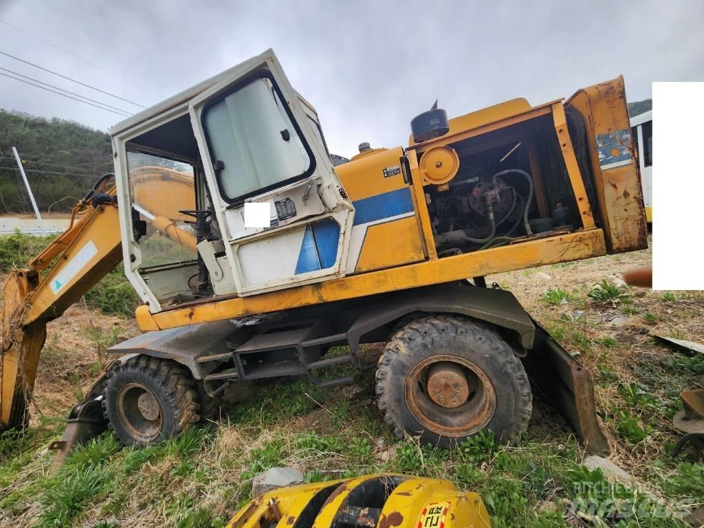 Hyundai ROBEX 2000W Koparki kołowe