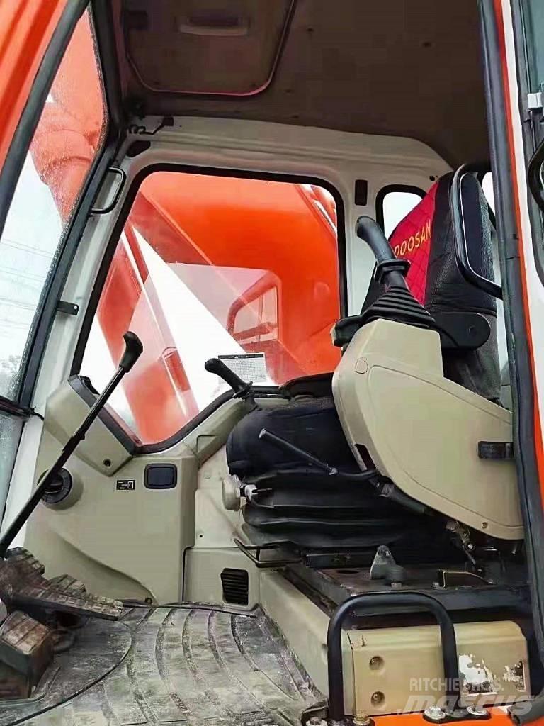 Doosan 300 Koparki gąsienicowe