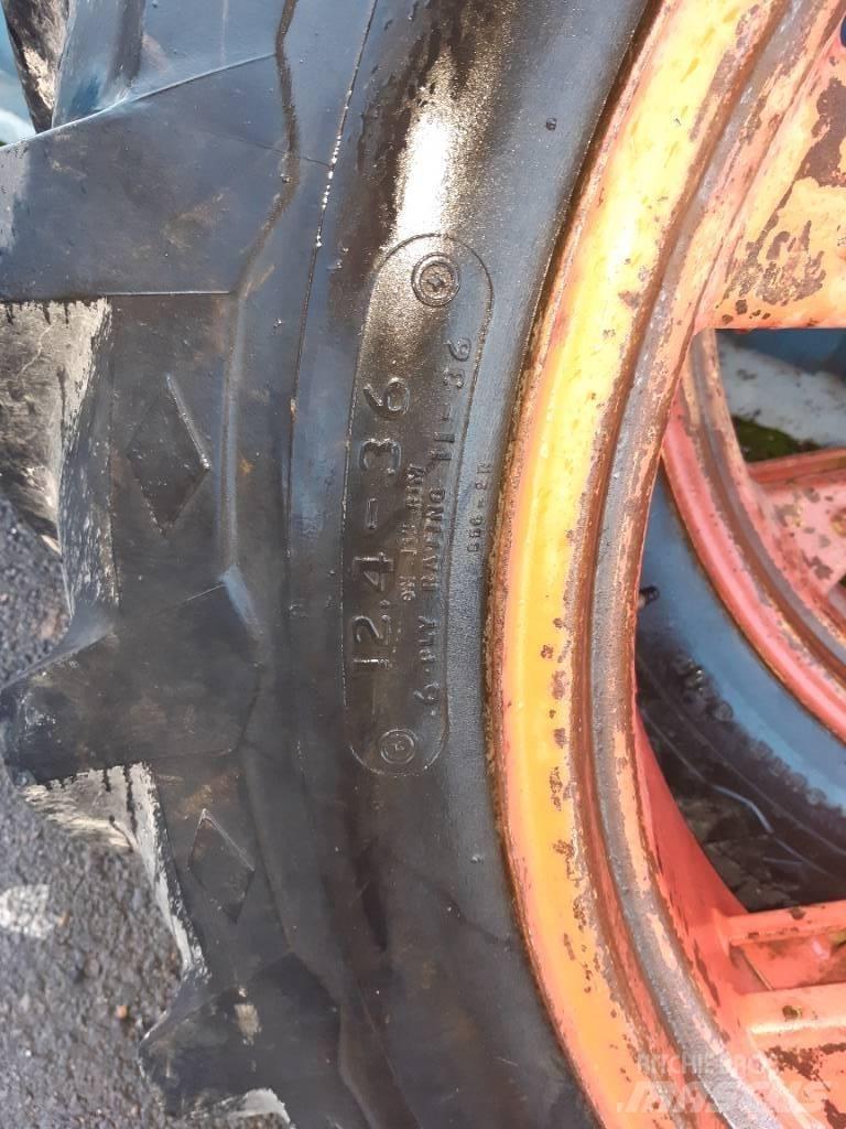 Goodyear 12.4-36 Opony, koła i felgi