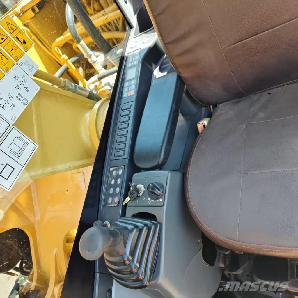 CAT 320 D Koparki gąsienicowe