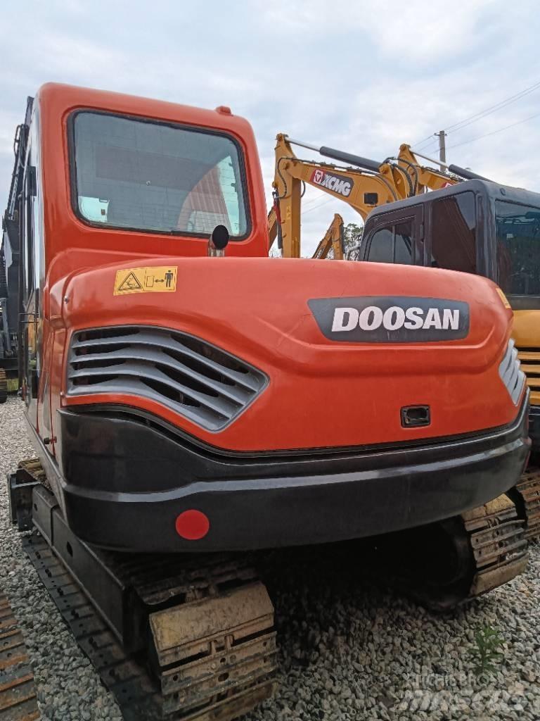 Doosan DX 75 Minikoparki