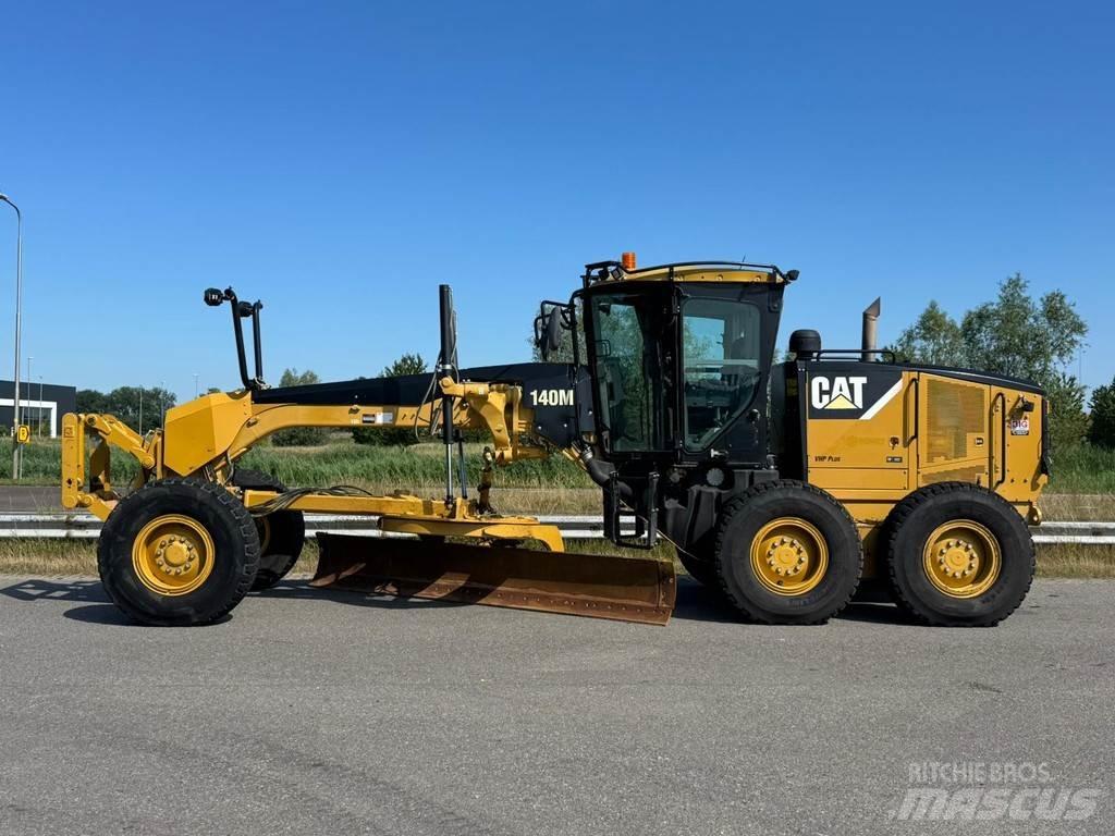 CAT 140M Równiarki