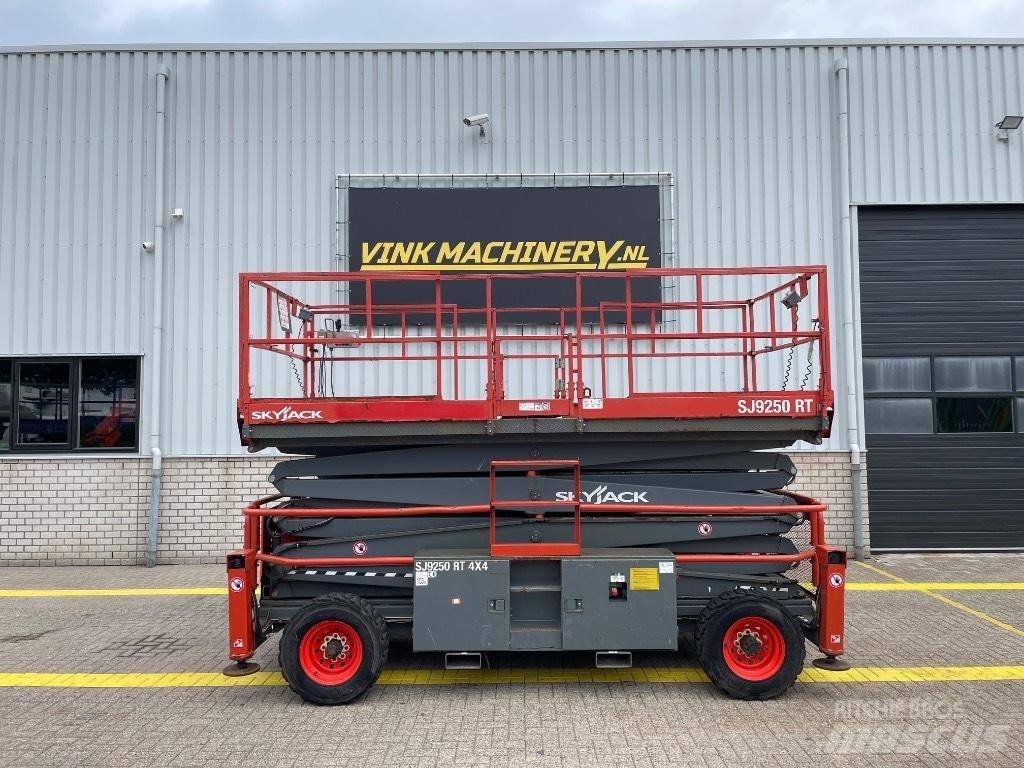 SkyJack SJ 9250 RT Podnośniki nożycowe