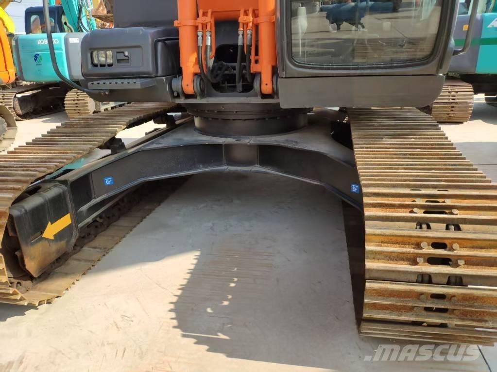 Hitachi Zaxis 210 Koparki gąsienicowe