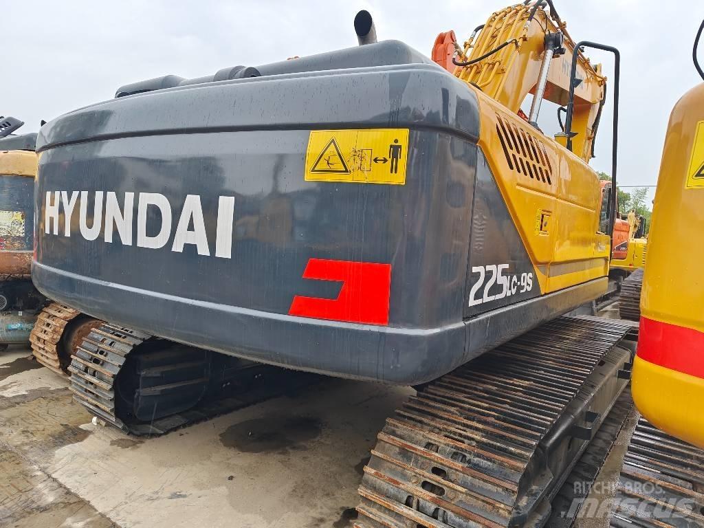 Hyundai R225LC-9S Koparki gąsienicowe