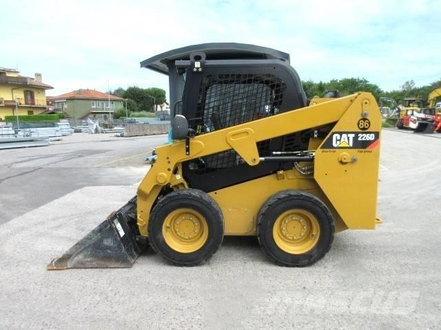 CAT 226 D Ładowarki burtowe