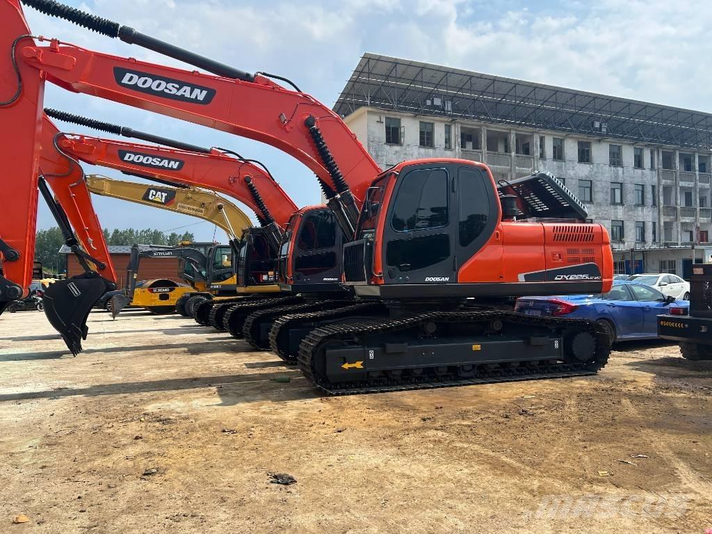 Doosan DX 225 LC Koparki gąsienicowe