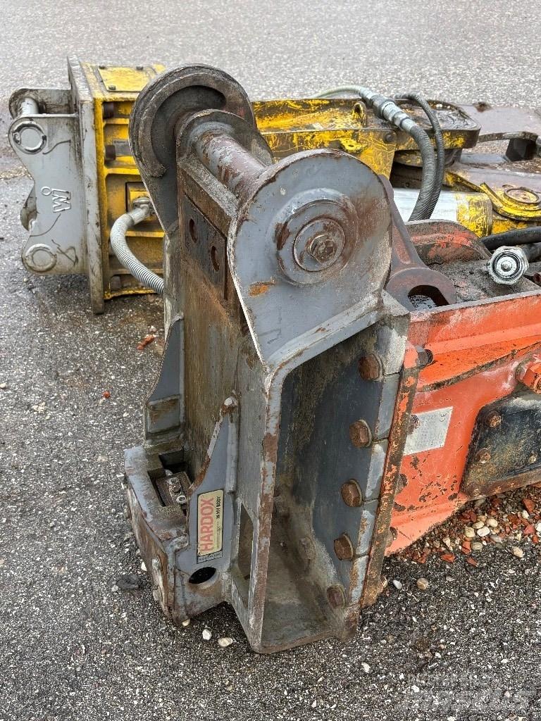 NPK Hammer Młoty hydrauliczne