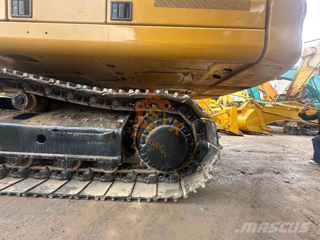 CAT 330 Koparki gąsienicowe