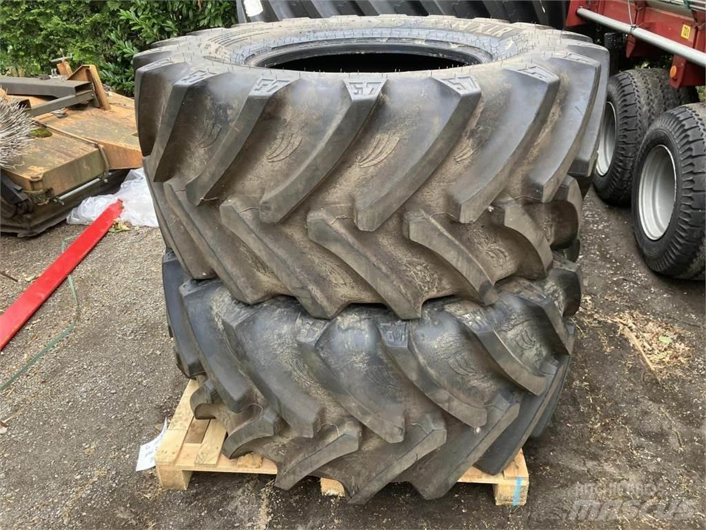 BKT 600/65R28 Opony, koła i felgi