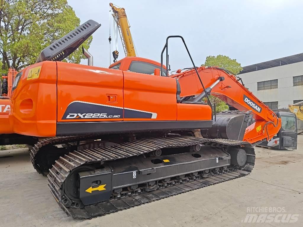Doosan DX 225 LC-9 Koparki gąsienicowe