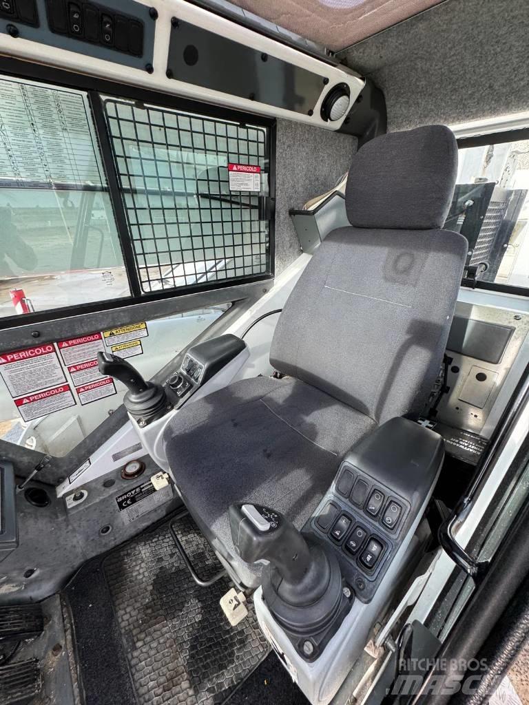 Grove RT 550 E Żurawie szosowo-terenowe
