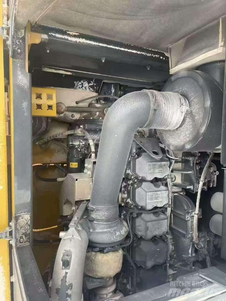 Komatsu pc850 Koparki gąsienicowe