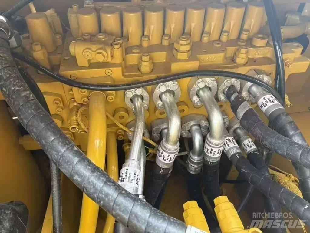 CAT 323GC Koparki gąsienicowe