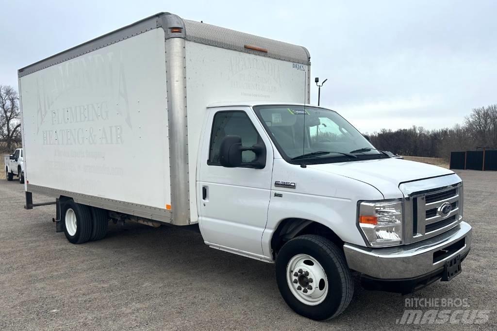 Ford E 350 SD Samochody ciężarowe ze skrzynią zamkniętą