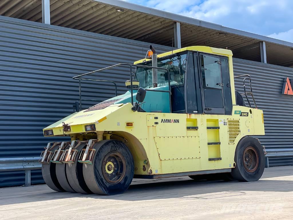 Ammann AP 240 Walce ogumione