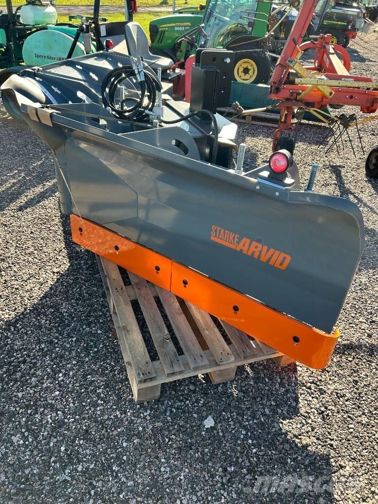 Fjärås 325 vikplog Ratraki śniegowe