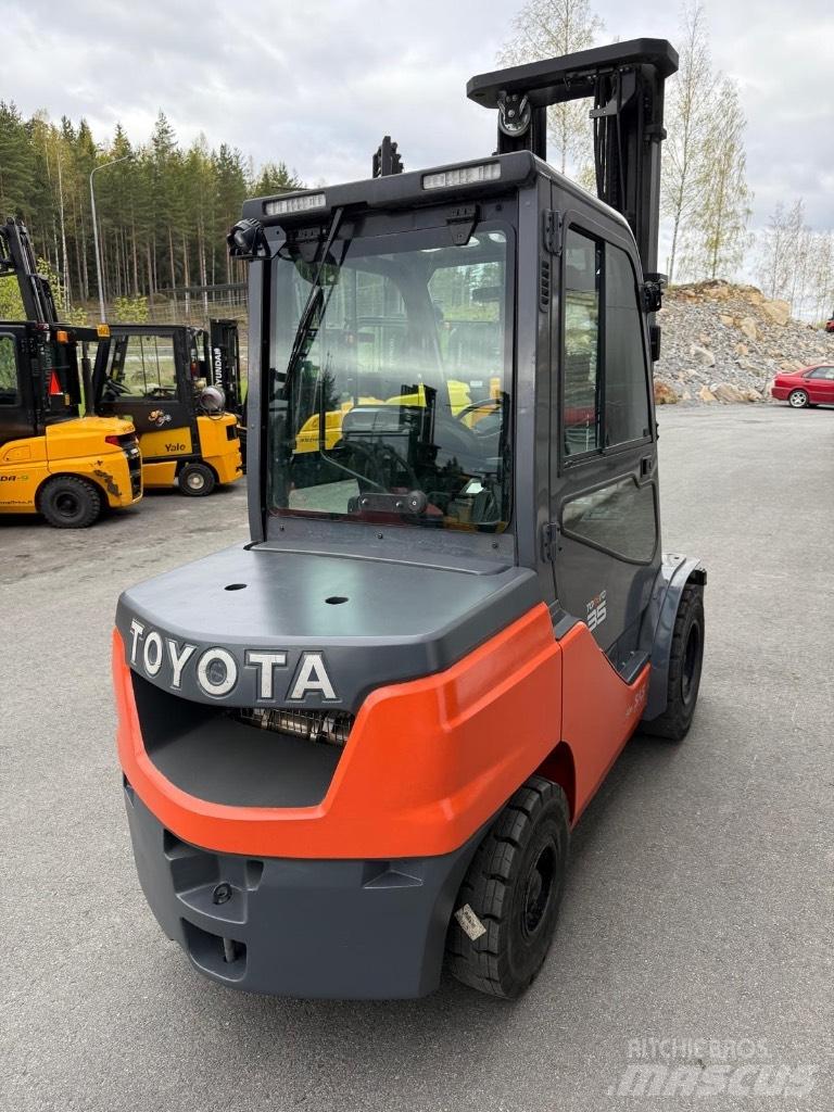 Toyota 52-8 FDJF 35 Wózki Diesla