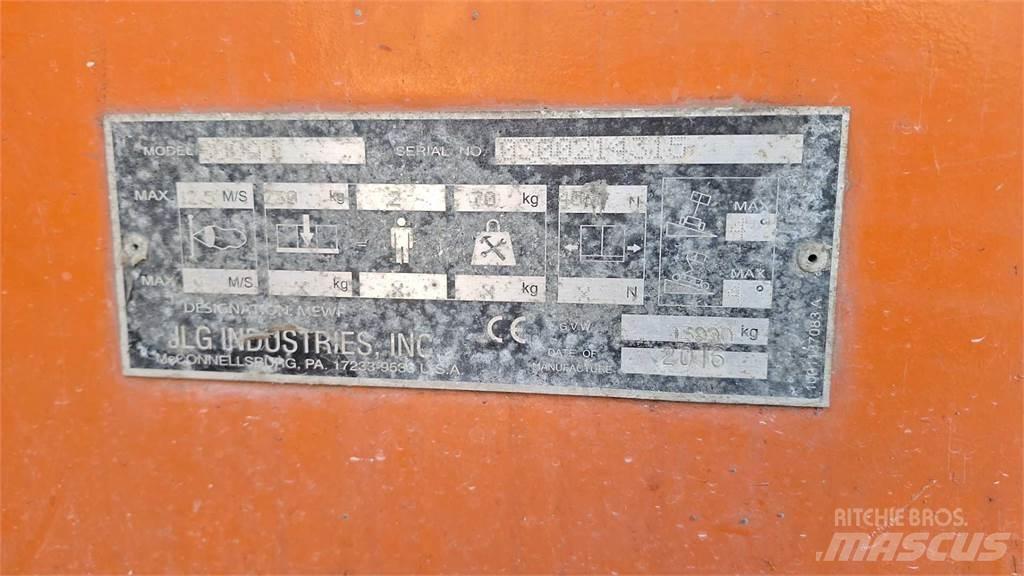 JLG 800AJG Podnośniki przegubowe