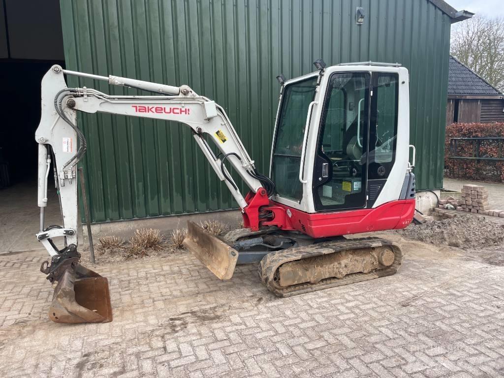 Takeuchi TB 228 Minikoparki