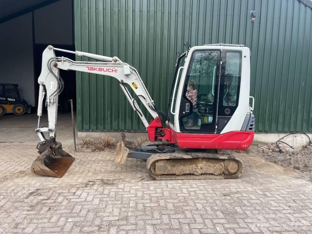 Takeuchi TB 228 Minikoparki