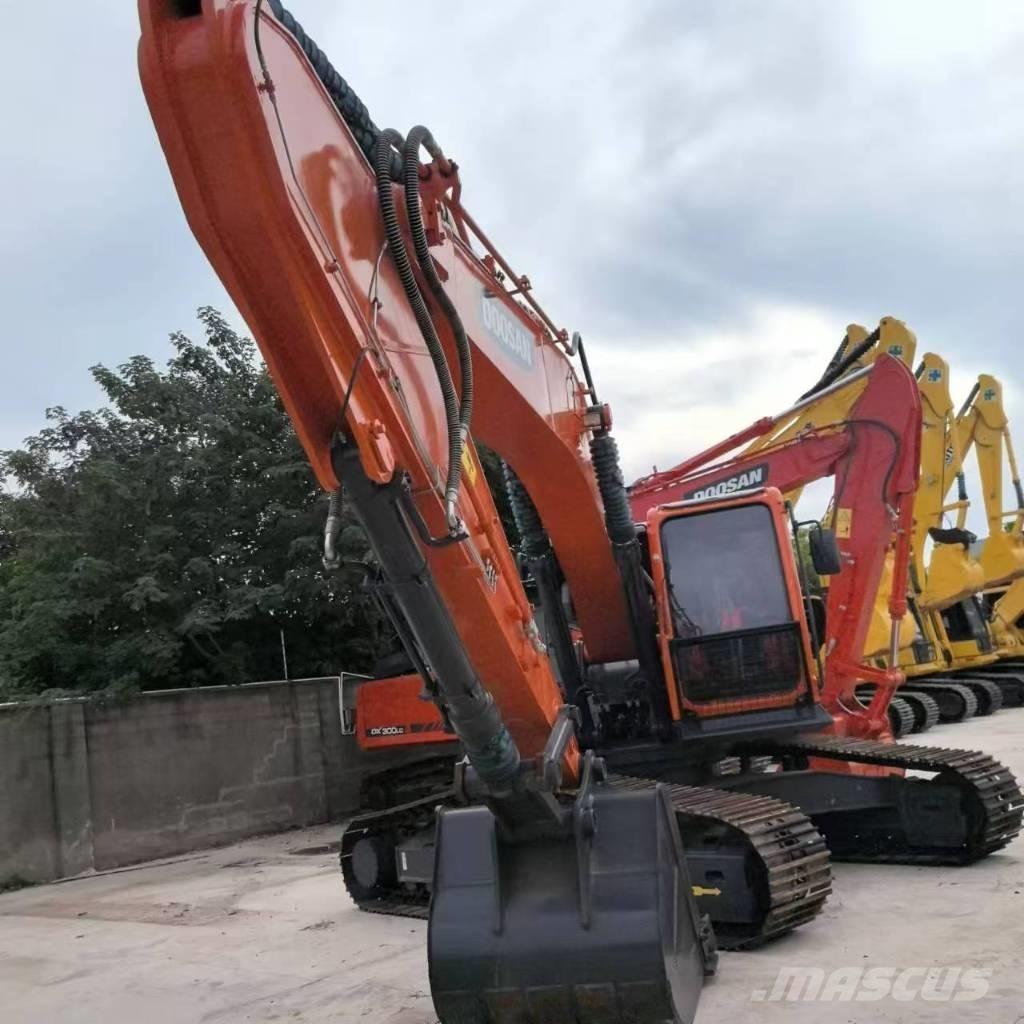 Doosan DX 300 Koparki gąsienicowe