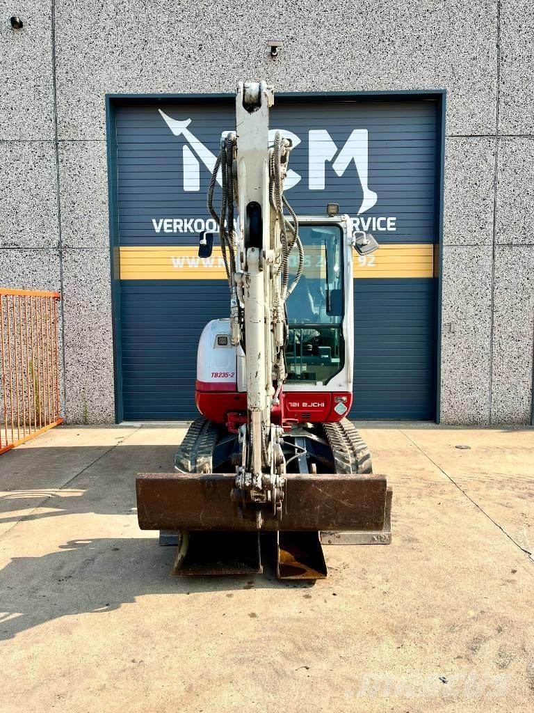 Takeuchi TB 235 Minikoparki