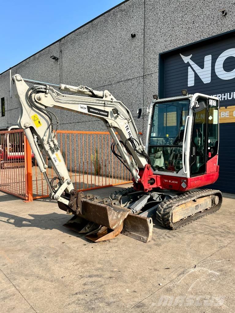 Takeuchi TB 235 Minikoparki