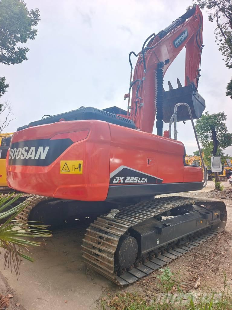 Doosan DX 225 LCA Koparki gąsienicowe