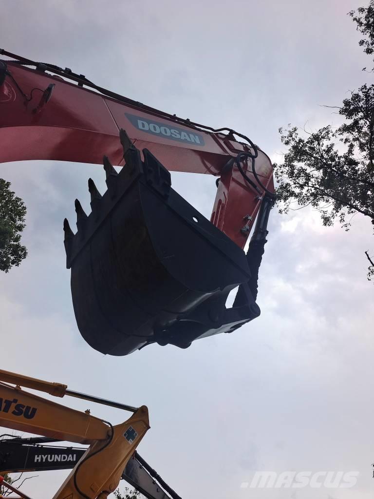 Doosan DX 225 LCA Koparki gąsienicowe