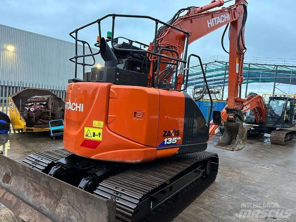 Hitachi ZX 135 US-6 Koparki gąsienicowe