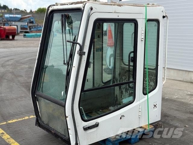 Liebherr CAB SERIE B Kabiny i wnętrze
