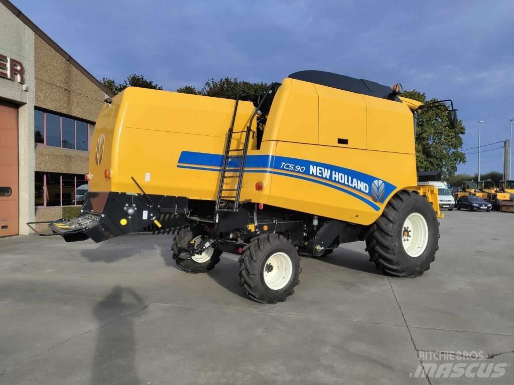 New Holland TC 5.90 Kombajny zbożowe