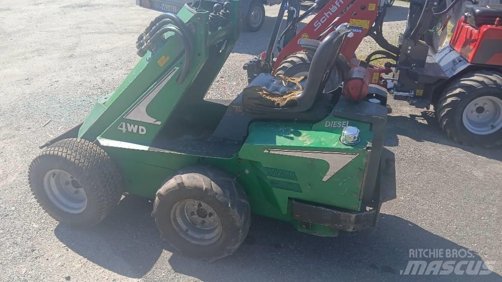 Avant 320 Ładowarki wielofunkcyjne