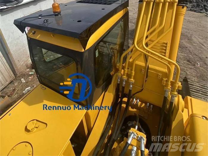 Komatsu 350-8 Koparki gąsienicowe