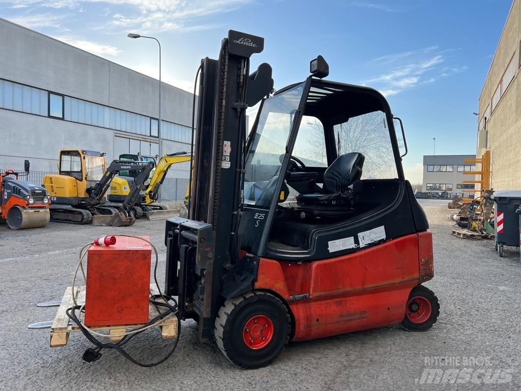 Linde E 25 Wózki elektryczne