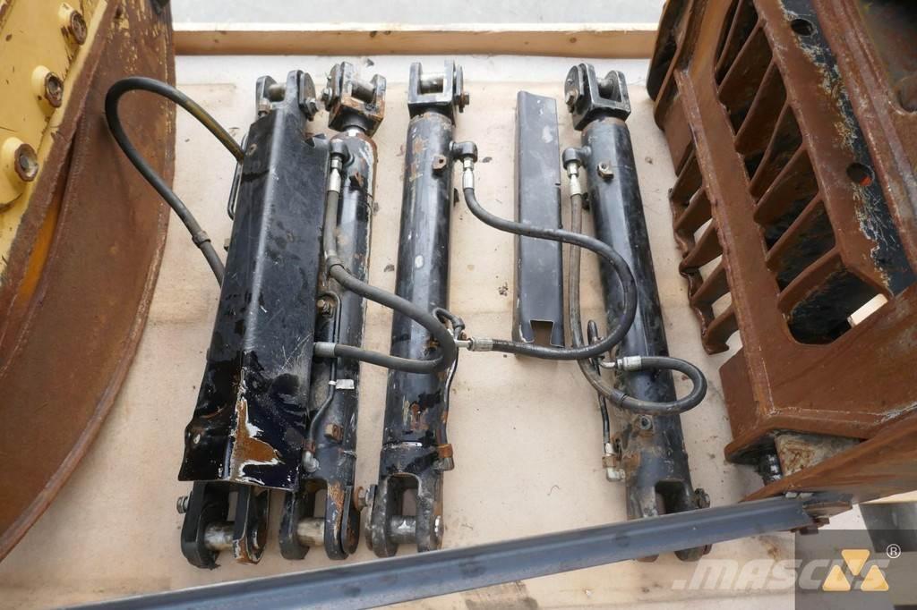 CAT 525D Grapple Transport - Inne