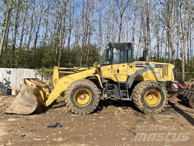 Komatsu WA320-5 Koparko-ładowarki