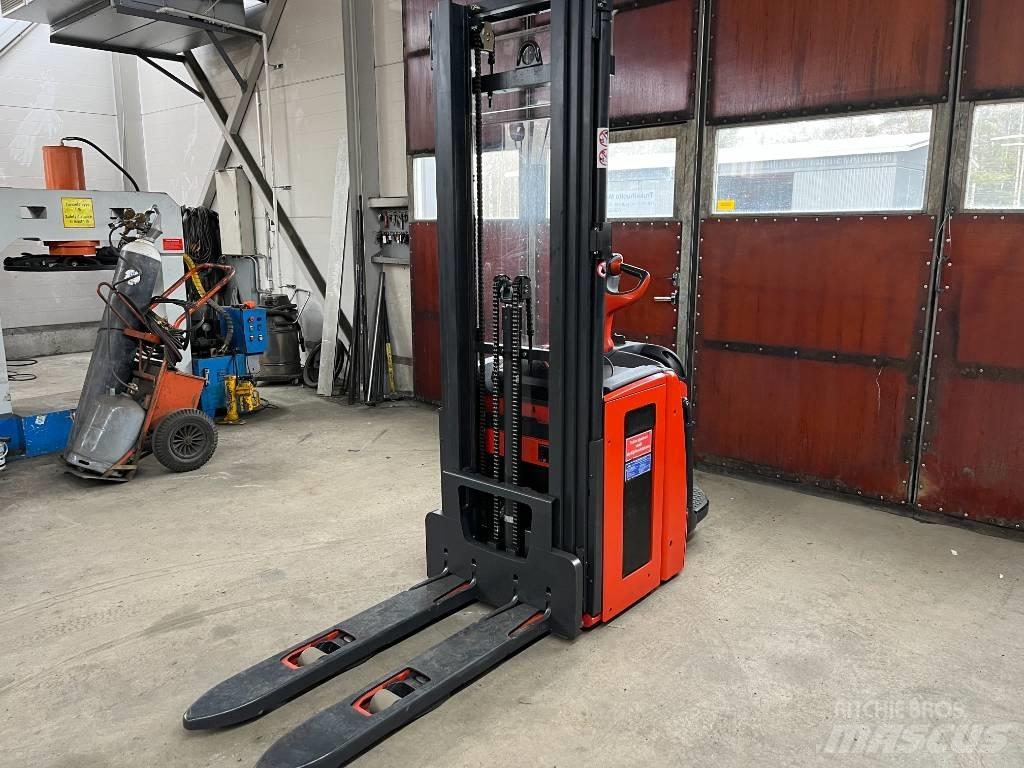 Linde L14AP Samojezdne maszyny do załadunku